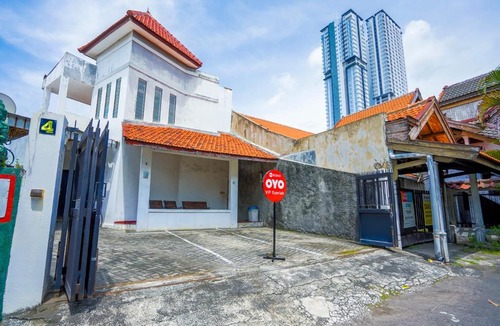 Surabaya Hotel | OYO 90843 Vip Syariah Jemur Andayani