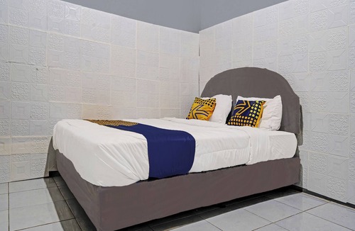 Cileunyi Hotel | OYO 92269 Arjuna Homestay