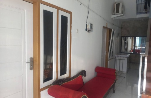 Purwokerto Hotel | OYO 94771 White House Arafah Syariah
