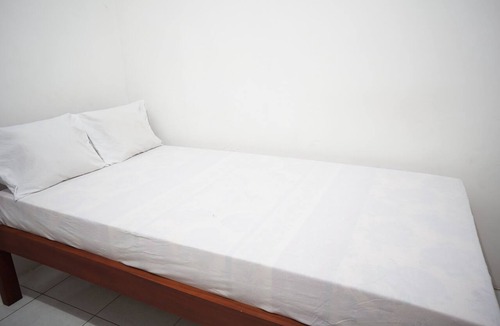 Malang Hotel | OYO 95348 Kost Baituna Syariah