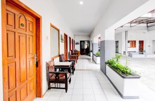 Banjarsari Hotel | OYO 95412 Hotel Grand Kota