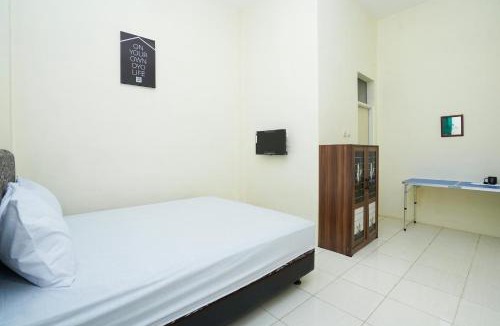 Surabaya Hotel | OYO Life 3078 Kost Putri Made