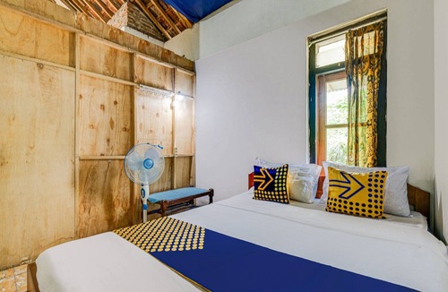 Rembang Hotel | OYO Life 3119 Hotel Kurnia