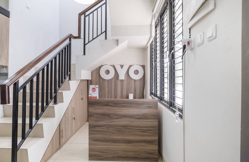 Karawang Hotel | OYO Life 3248 Vision Residence Karawang
