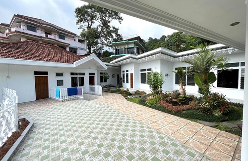 Pasuruan Hotel | OYO LIFE 92844 Penginapan Cibodas