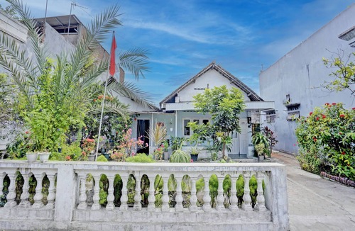 Jombang Hotel | OYO Life 92921 Omaya Kost Syariah