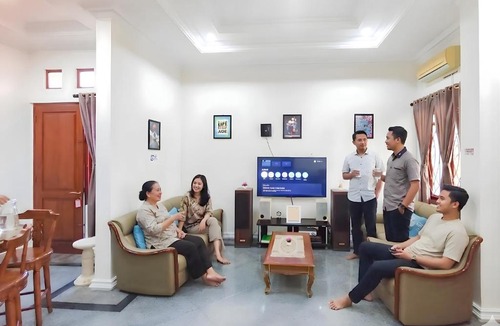 Klaten Selatan House | Palma Villa Homestay I With Swimming pool, billiard, karaoke & ping pong near Klaten Town Square
