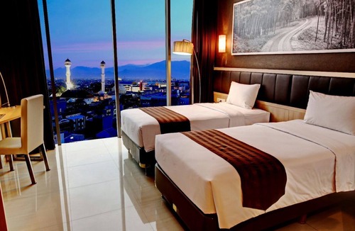 Braga Hotel | Pasar Baru Square Hotel Bandung Powered by Archipelago