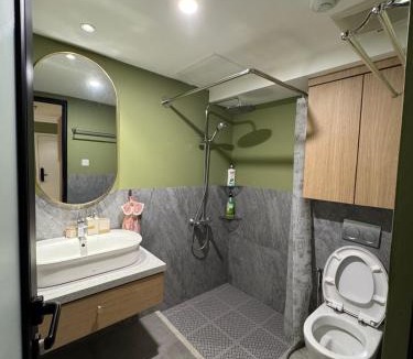 Kesawan Apartment | Podomoro Suite Medan 1 king,1 queen,1 single bed 5pax