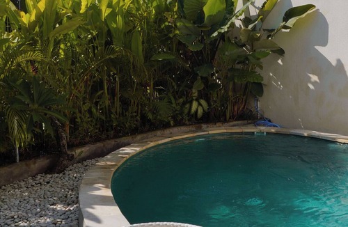 Babakan House | Private 2BR Villa & Pool - Rice Field Views - Canggu