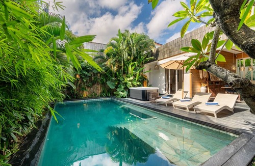 Batu Bolong Villa | Private Pool Hot Tub Near Batu Bolong Beach
