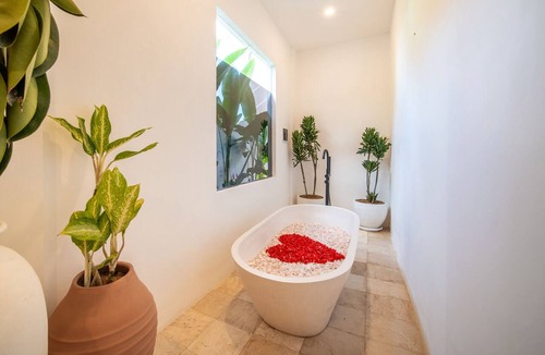 Babakan Villa | Private Pool | Rooftop Views | Canggu Base