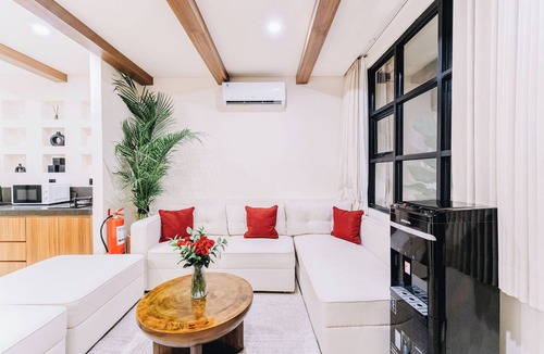 Munggu Villa | Private Pool Villa w/Ricefield Views 8 Min to Seseh Beach