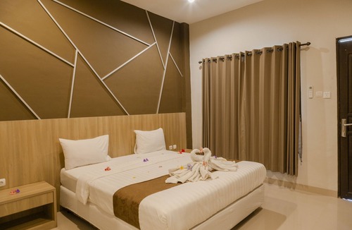 Senggigi Hotel | Puri Senggigi Hotel