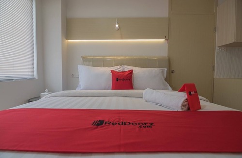 Citaringgul Hotel | RedDoorz Apartment @ Sentul Tower