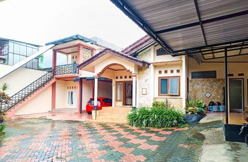 Sidomulyo Hotel | RedDoorz at Dewa Breeze Inn Near Paralayang