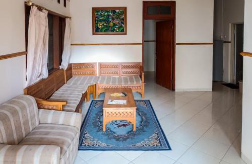 Sidomulyo Hotel | RedDoorz at Dewa Breeze Inn Near Paralayang