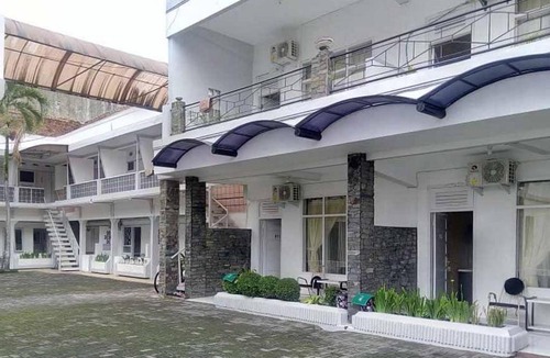 Tasikmalaya Hotel | RedDoorz at Hotel Kencana Tasikmalaya