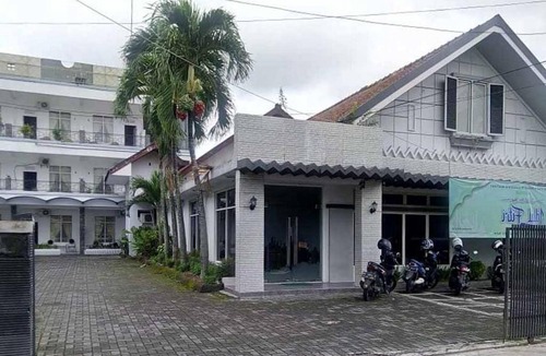 Tasikmalaya Hotel | RedDoorz at Hotel Kencana Tasikmalaya