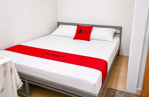 Bekasi Hotel | RedDoorz at Jatisampurna