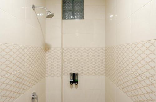 Semarang Hotel | RedDoorz near Exit Tol Banyumanik 2