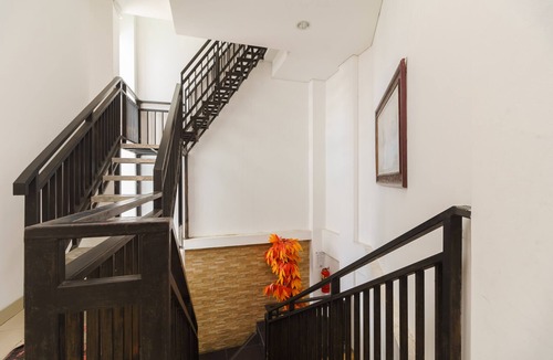 Padang Hotel | RedDoorz near Jembatan Siti Nurbaya Padang