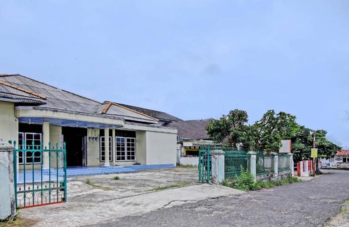 Palembang Hotel | RedDoorz near Taman Polda Palembang