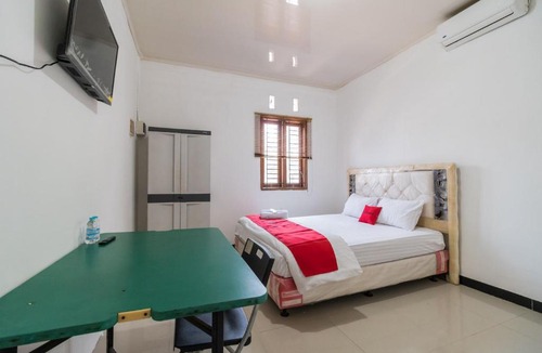 Bogor Barat Hotel | RedDoorz near Terminal Bubulak Bogor