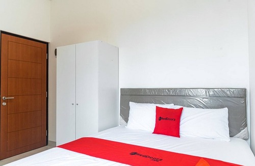 Ciakar House | RedDoorz Plus @ EcoHome Citra Raya Tangerang