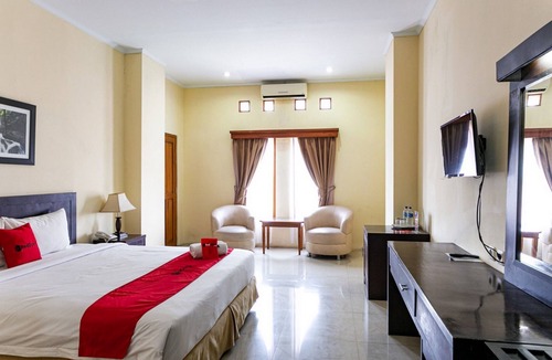 Karanganyar House | RedDoorz Plus near Alun Alun Karanganyar