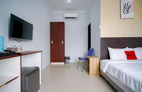 Rajabasa Hotel | RedDoorz Premium at Raja Hostel Syariah