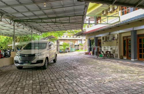 Sleman Hotel | RedDoorz Syariah at De KostMarto UTY