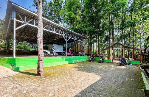 Rendeh House | RedDoorz Syariah at Saung Situraja Sumedang