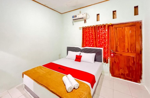 Nganjuk Hotel | RedDoorz Syariah near RS Bhayangkara Nganjuk