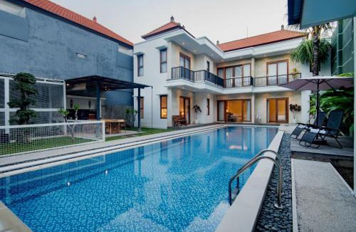 Renon Villa | RL Villa Sanur Spacious Pool