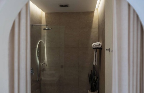Pecatu Hotel | Romantic 1BR Suite Near Uluwatu Beach