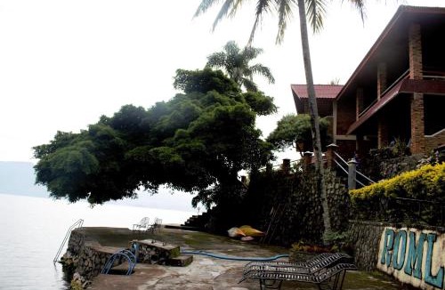 Simanindo House | Romlan Guesthouse
