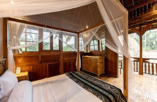 Melayang Cabin | Rumah Guci
