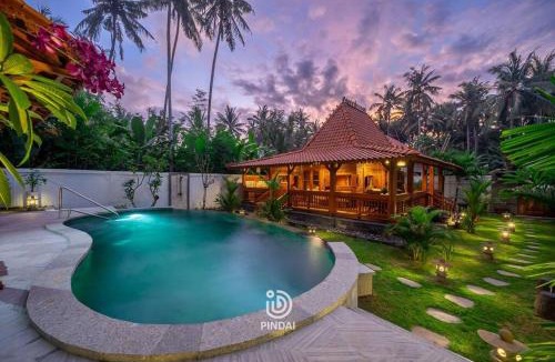 Candi Dasa Villa | Rumah joglo