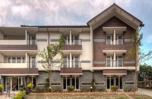 Ragunan Hotel | Rumah Kamang Residence near Ragunan Zoo