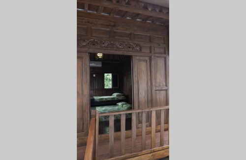 Sinduharjo Ski Chalet | Rumah Kayu Joglo Yudhistira, tepi sungai, 2BR