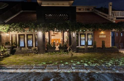 Sinduharjo House | Rumah Keluarga Homestay 4BR Syariah