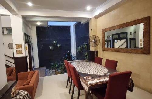 Sinduharjo House | Rumah Keluarga Homestay 4BR Syariah