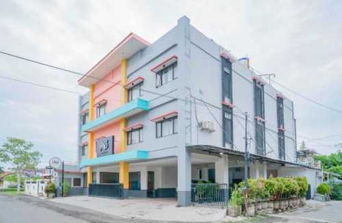 West Cirebon Hotel | Sans Hotel Widarasari Cirebon
