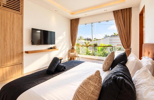 Berawa Villa | Seaside Haven Charming 4BR Villa, 5 Min to beach