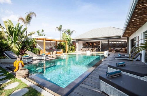 Sunset Road Villa | Seminyak 5 bd villa avec Chill-out extérieur