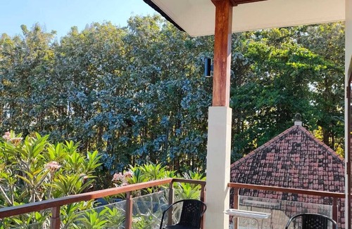 Pemaron House | Singaraja Sea View Villa near Lovina Beach