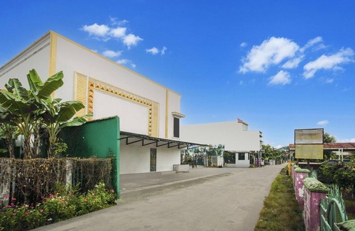 Palembang House | Spacious Family Suite Retreat with Free WiFi
