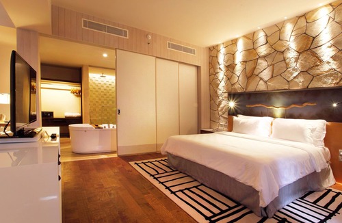 North Legian Hotel | Spacious Modern Suite with Free Minibar Items (T Sand Suite13)