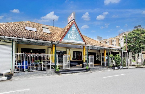 Central Yogyakarta House | Spacious Triple Suite for Groups with Free WiFi